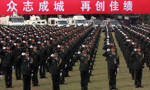 海南武警官兵誓师安保博鳌亚洲论坛2011年年会--中华人民共和国年鉴