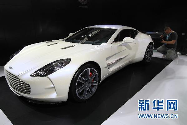 豪车遭抢购 不贵不买成中国车主新名片?--国家史册