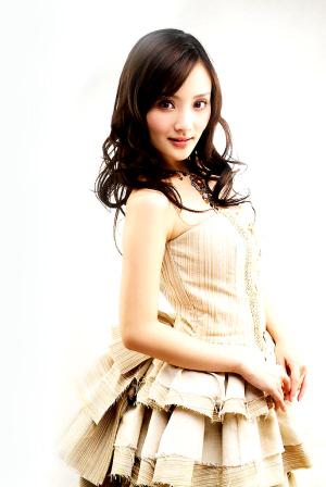 李小璐成美女老板 美国开超市5家店年入过亿美元--中华人民共和国年鉴