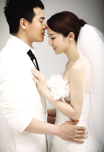 董璇高云翔婚纱照疑曝光 双方否认“隐婚”(图)--中国年鉴