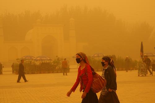 新疆再遭强沙尘天气--中国年鉴