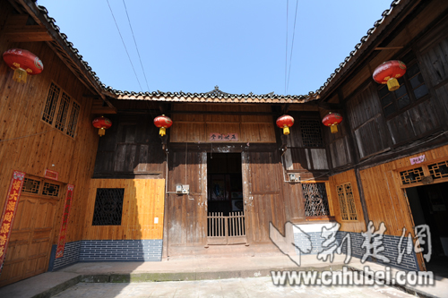 走进“仙居恩施”影像记实——老房子和新房子--中国年鉴社