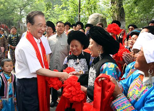 温家宝总理第十次四川地震灾区纪行--中国年鉴