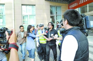 高晓松醉驾传言越传越多 警方称其所持非国际驾照--中国年鉴