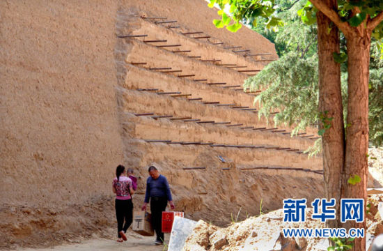 郑州斥巨资改造商代遗址城墙遭质疑(组图)--中国年鉴网