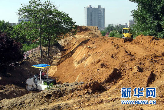 郑州斥巨资改造商代遗址城墙遭质疑(组图)--中国年鉴网
