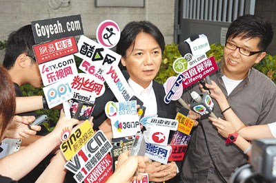 歌手吴国敬挥刀恐吓邻居免坐牢 被判守行为9个月--国家年鉴