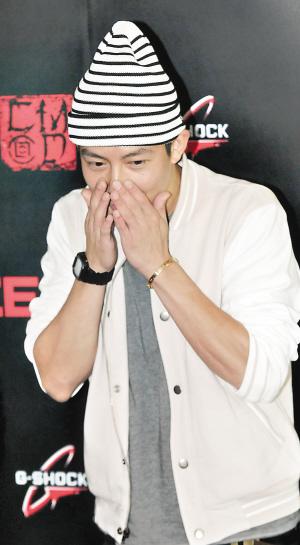 张柏芝陈冠希偶遇起疑云 媒体与粉丝互斥编故事--中国年鉴网