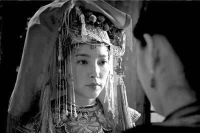 图文:《雪花秘扇》发布剧照 李冰冰婚戏没笑脸儿--中国年鉴