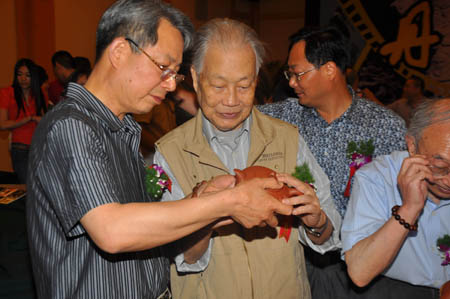《丹青紫砂宜于兴》大型电视纪录片在杭州开机--国家年鉴