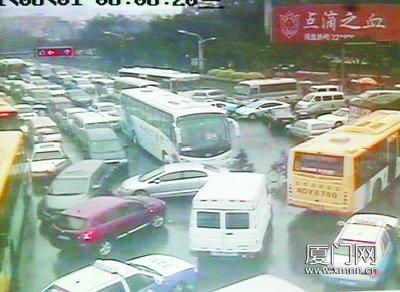1日上午厦门嘉禾路大堵车--国家年鉴
