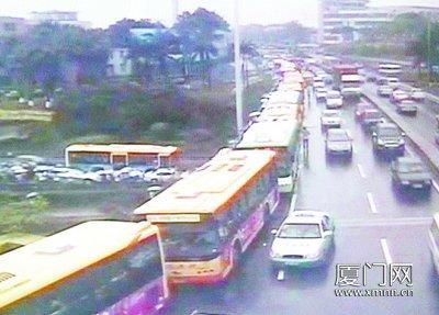 1日上午厦门嘉禾路大堵车--国家年鉴