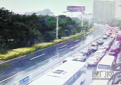 1日上午厦门嘉禾路大堵车--国家年鉴