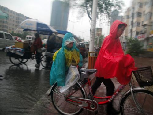 吉林降雨夹杂冰雹--国家史册