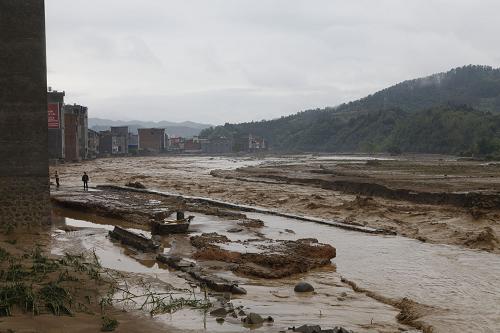 贵州出现持续大范围降雨 望谟县13人失踪--国家年鉴