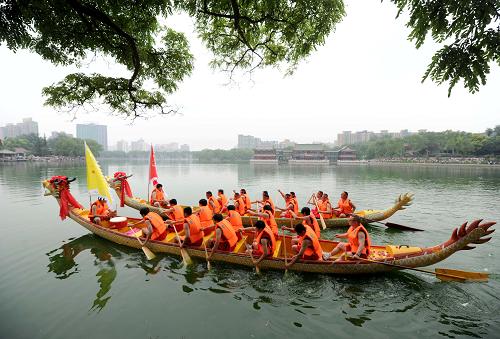 北京:龙潭端午祭屈原--国家史册