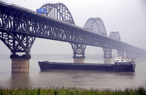 长江中下游久旱迎降雨 长江水位开始上涨--国家年鉴