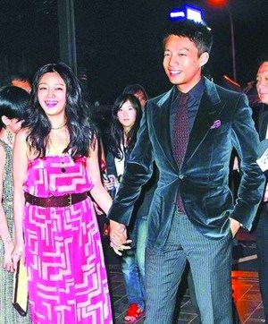 汪小菲不理劈腿嫩模传闻 心情愉悦自称“被炒作”--国家史册