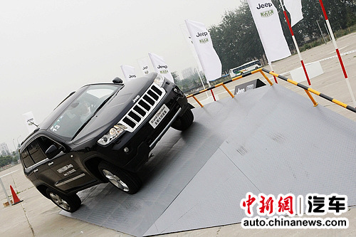 越野不是冒险——2011 Jeep®品牌全系试驾--中国年鉴网