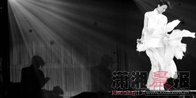 幕后团队爆王菲个唱准备细节:天后发微博非常投入--中国年鉴