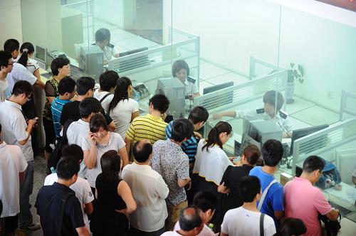 全国铁路实行新的列车运行图--国家年鉴