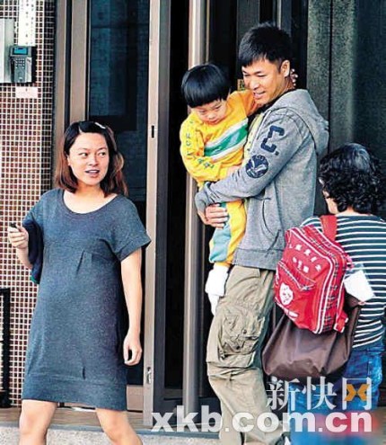 郭晋安再获一女难掩喜悦 劝老婆收工不再生(图)--国家史册