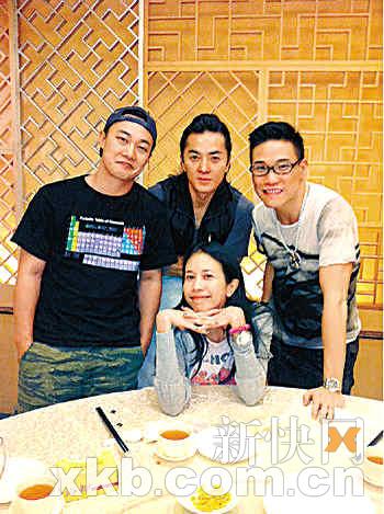 莫文蔚自称纯情不惧当继母 提未婚夫眉开眼笑(图)--中国年鉴