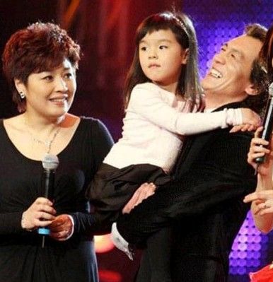 李咏妻子任央视龙年春晚总导演 将组建智囊团(图)--中国年鉴网