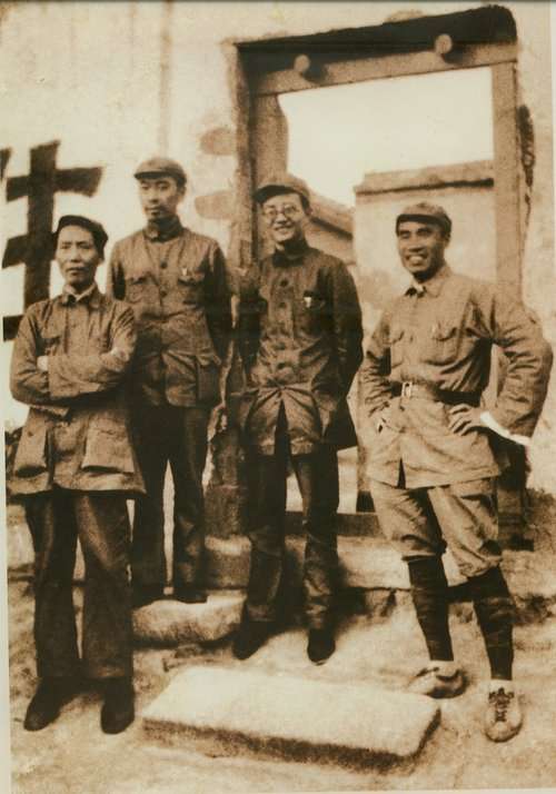 毛泽东宁都会议被周恩来取代军权 忧虑成疾吐血--中国年鉴