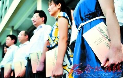 安徽长丰67名新闻发言人集体亮相(图)--国家年鉴