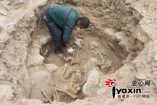 新疆和静县出土80余件铜器(组图)--国家年鉴