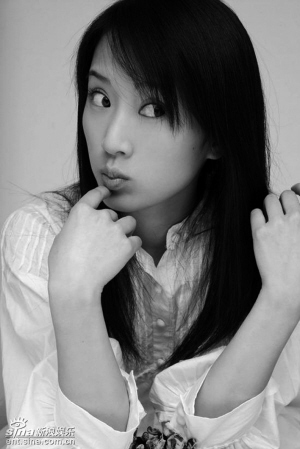 李念网上斥开发商老公遭曝光 与任志强爆口水战--中国年鉴网