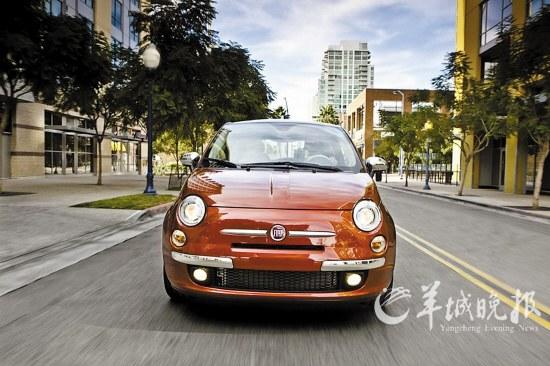 路虎揽胜极光EVOQUE在英国下线--中国年鉴