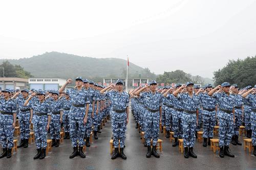 香港青少年军事夏令营开营--国家年鉴