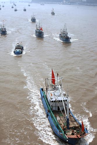 东海渔船开捕海虾--国家史册