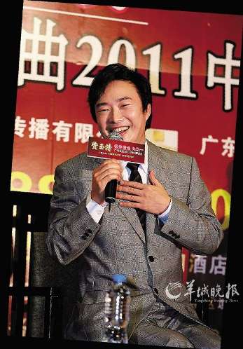 费玉清自曝护嗓秘诀 称与周董合作神来之笔(图)--国家史册