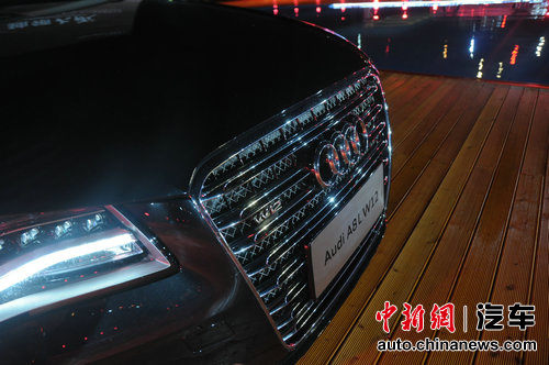全新奥迪A8L W12顶级旗舰车上市 售价249.8万--中国年鉴