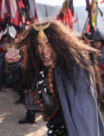 武松陈龙抱怨和老虎拍戏半小时 羡慕西门庆--中国年鉴