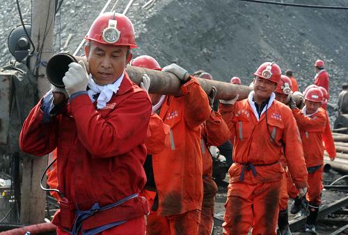 黑龙江勃利恒太煤矿透水事故生死营救--中国年鉴