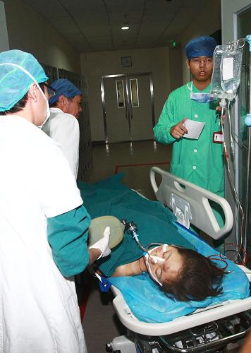 上海外环线一大巴侧翻已致10人死亡14人受伤--中国年鉴
