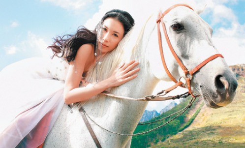 莫文蔚婚纱照曝光 南非骑白马如异域公主(图)--中国年鉴网