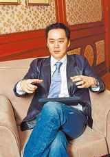 SHE10年情现裂痕 阿中否认挑拨 Selina沉默--国家史册