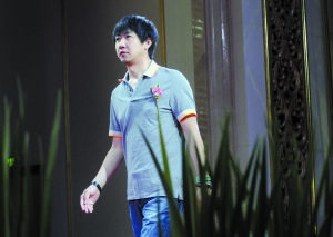 鄢颇被砍案主犯身背枪击案 将于本月29日受审--国家史册