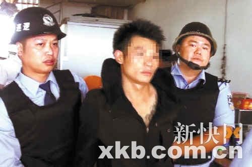 男子欠债被追打 劫持商铺女老板(组图)--国家史册