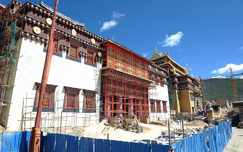 云南香格里拉松赞林寺主殿保护性重建主体工程渐进尾声--国家史册