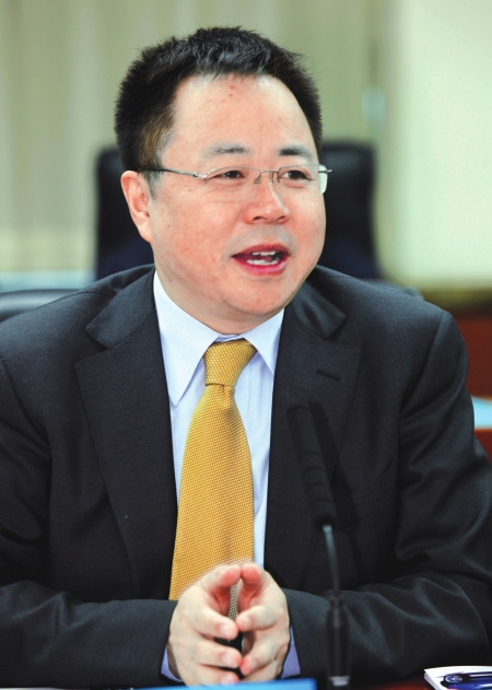 对话高端:北京现代李峰 狭路相逢实力者胜出--国家年鉴