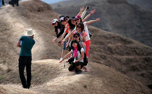 甘肃:旺季景区门票不涨反降助推旅游业--年度总结