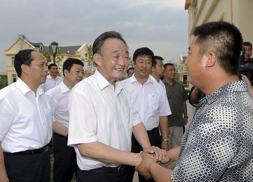 吴邦国在黑龙江调研--总结经验
