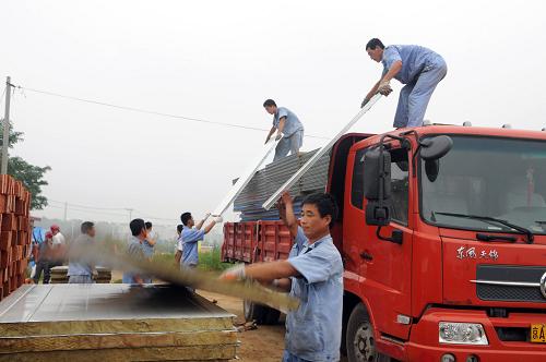 北京房山灾区安置房开建--中国年鉴