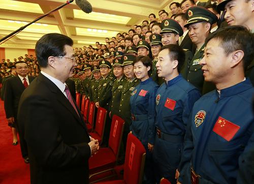 胡锦涛等会见载人交会对接航天员--国家形象